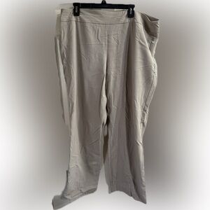 Roz & Ali Men's Light Gray Chinos